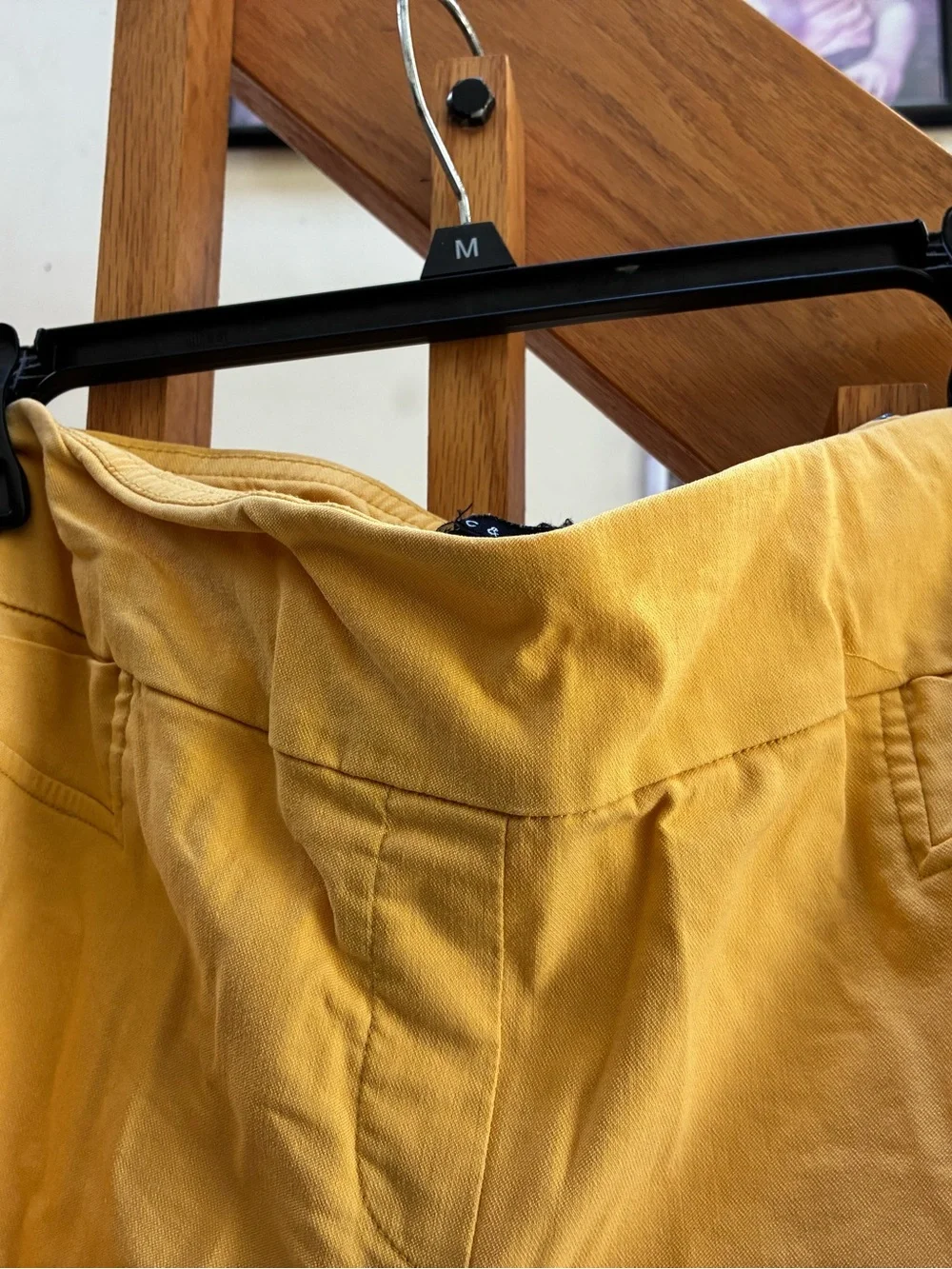 Vibrant Yellow Women's Capris. Zac & Rachel size 16 - Picture 3 of 5